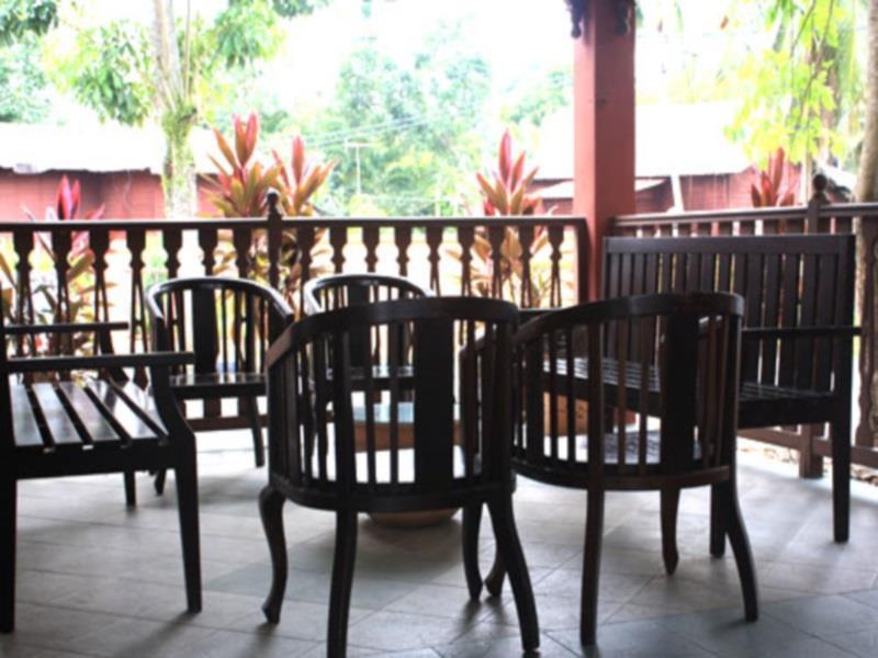 Green Village Pasir Salak Eco River Resort Kampung Gajah  Exterior photo