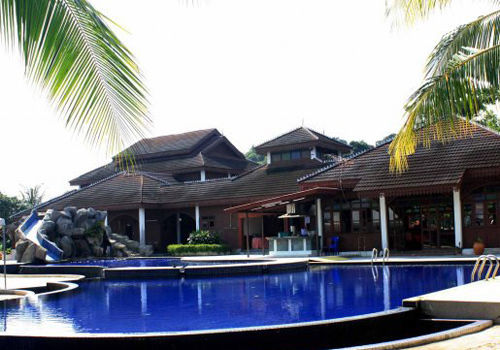 Green Village Pasir Salak Eco River Resort Kampung Gajah  Exterior photo
